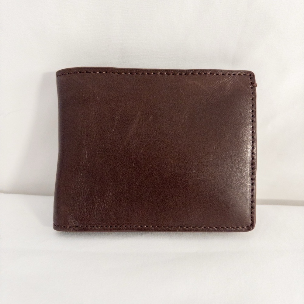 UGG Brown Leather Bi-Fold Card Holder